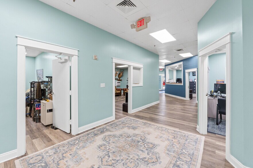 More Photos Of 5420 Hickory St, Panama City Office For Sale