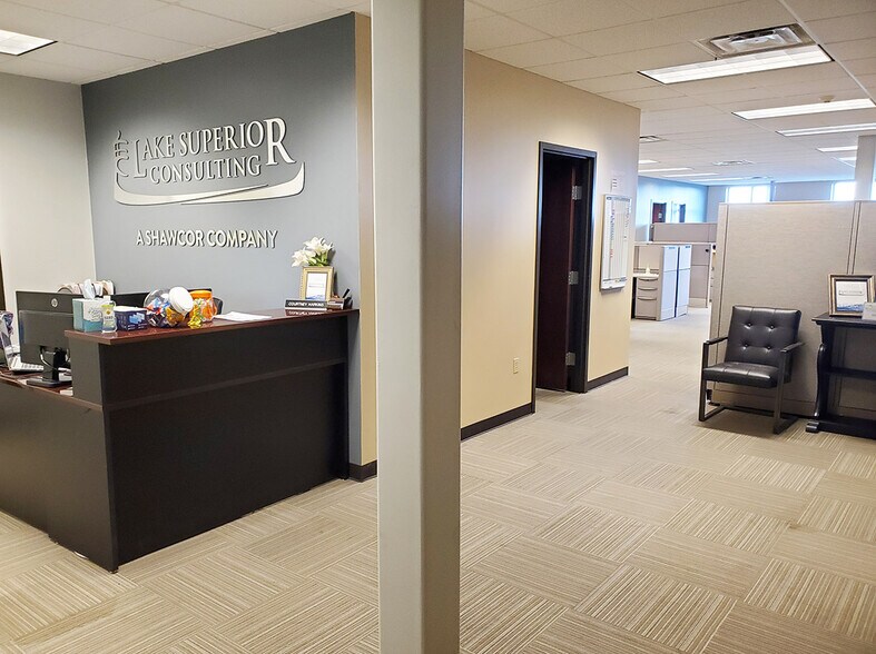 More Photos Of 4 Grandview Cir, Canonsburg Office For Lease