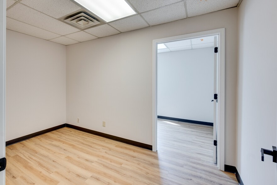 More Photos Of 2703 Grandview Ave, Nashville Office For Sale