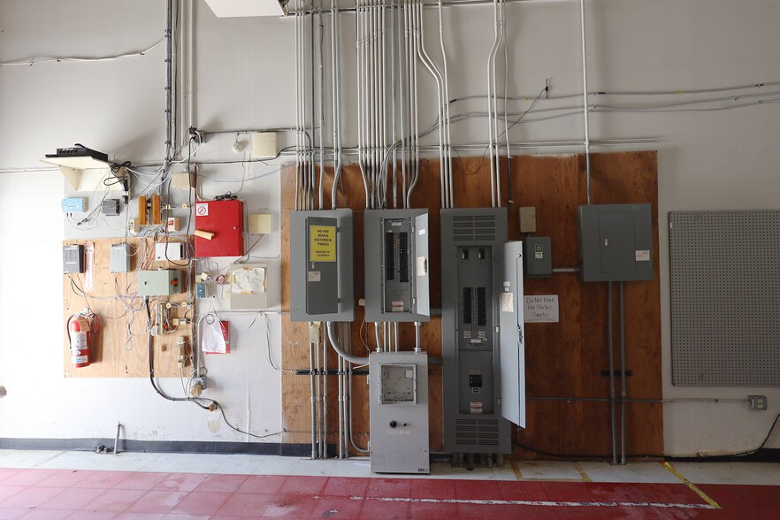 More Photos Of 116 Ainsworth St, Lodi Drugstore For Sale