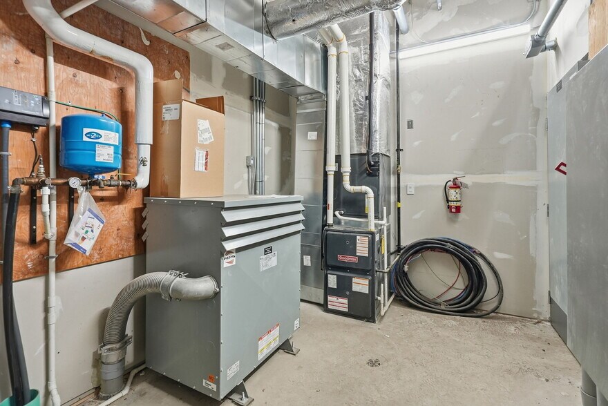 More Photos Of 224 Robot St, Vars Warehouse For Sale