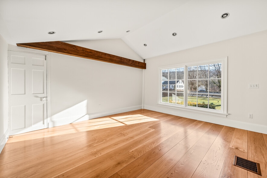 More Photos Of 262 New Milford Tpke, New Preston Marble Dale Storefront Retail Residential For Sale