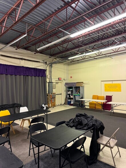 More Photos Of 103 Rogers Rd, Wilmington Light Distribution For Lease