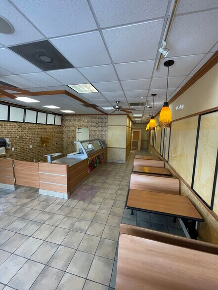 More Photos Of 121 Ormond Blvd, Destrehan Storefront Retail Office For Lease