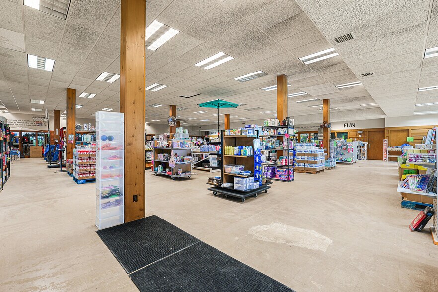 More Photos Of 254 Winnebago Dr, Fond Du Lac Office For Sale