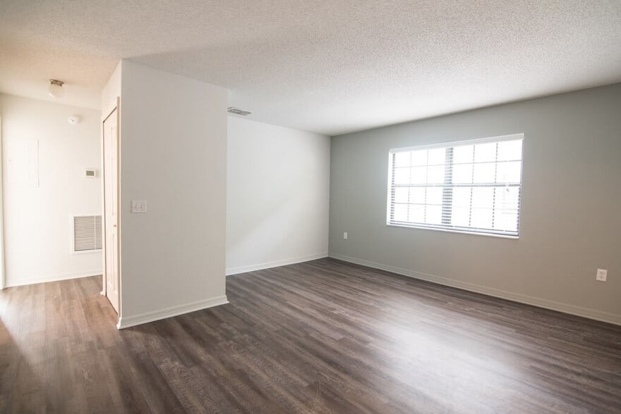 More Photos Of 3726 Cleveland Heights Blvd, Lakeland Apartments For Sale