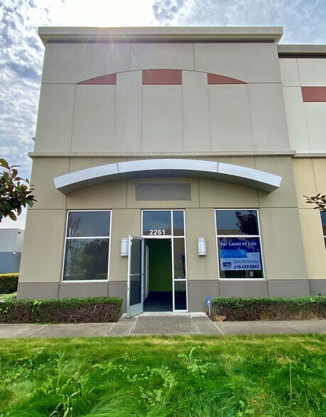 More Photos Of 2261 Harbor Bay Pky, Alameda Research And Development For Lease