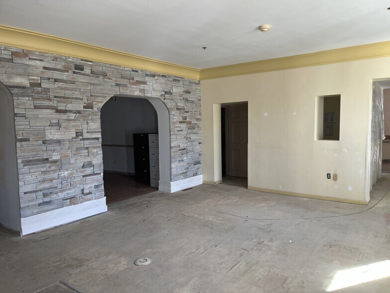 More Photos Of 5347 Brightwood Rd, Bethel Park Continuing Care Retirement Community For Sale