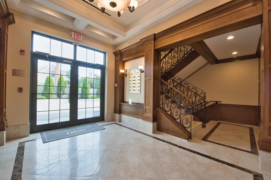 More Photos Of 330 Forest Ave, Locust Valley Medical For Lease