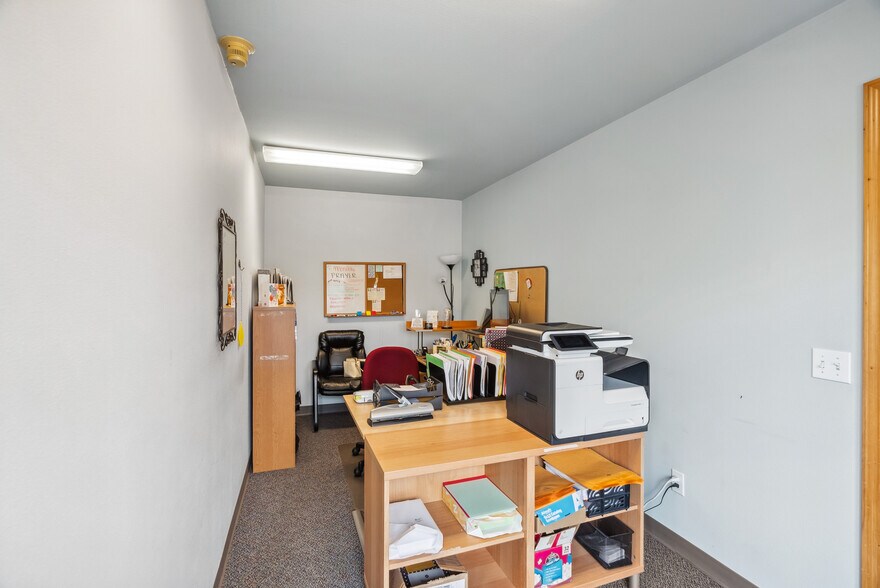 More Photos Of 126 15th St SE, Puyallup Medical For Sale