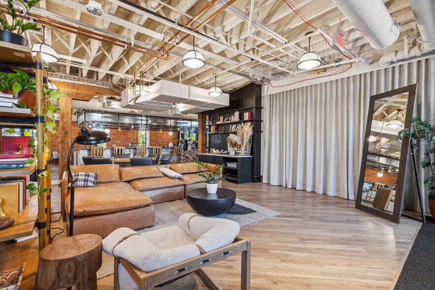 More Photos Of 3309 Elm St, Dallas Medical For Lease