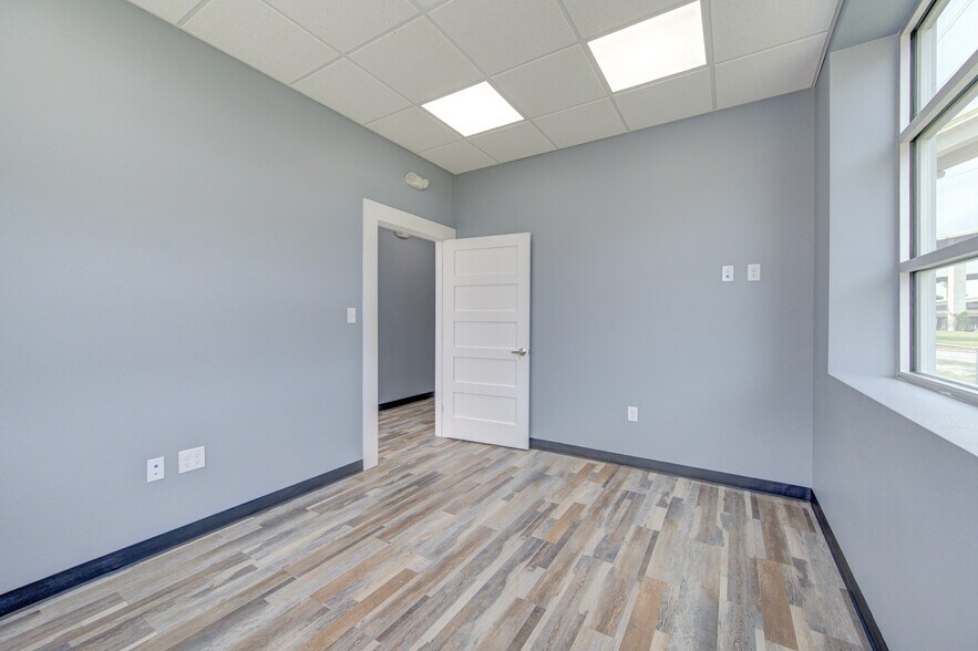 More Photos Of 6409 Eddie Dr, Humble Warehouse For Sale