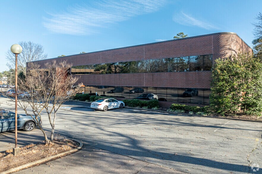 More Photos Of 2800 N Parham Rd, Richmond Office For Sale