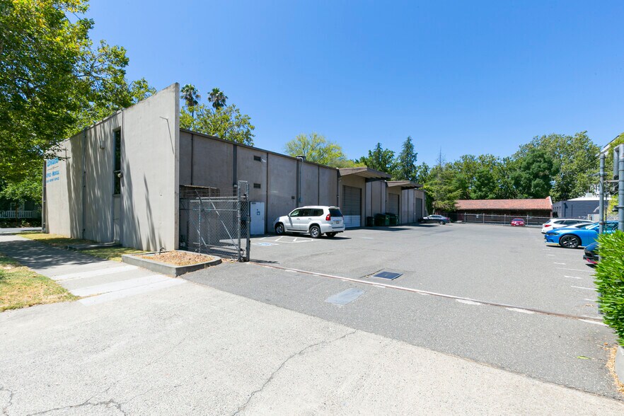 More Photos Of 525 S St, Sacramento Warehouse For Sale