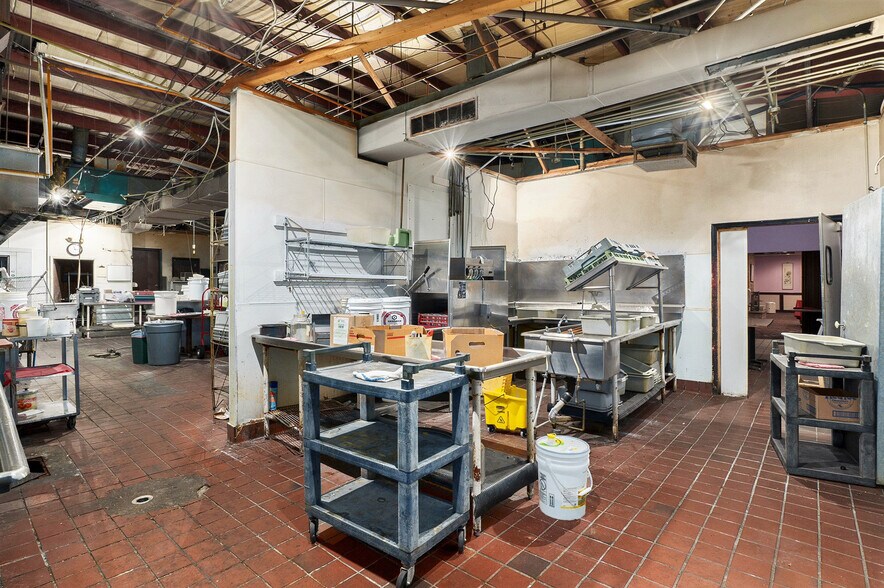 More Photos Of 2320 S Dort Hwy, Flint Restaurant For Sale