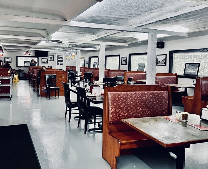 More Photos Of 912 Mulberry St, Loudon Freestanding For Sale