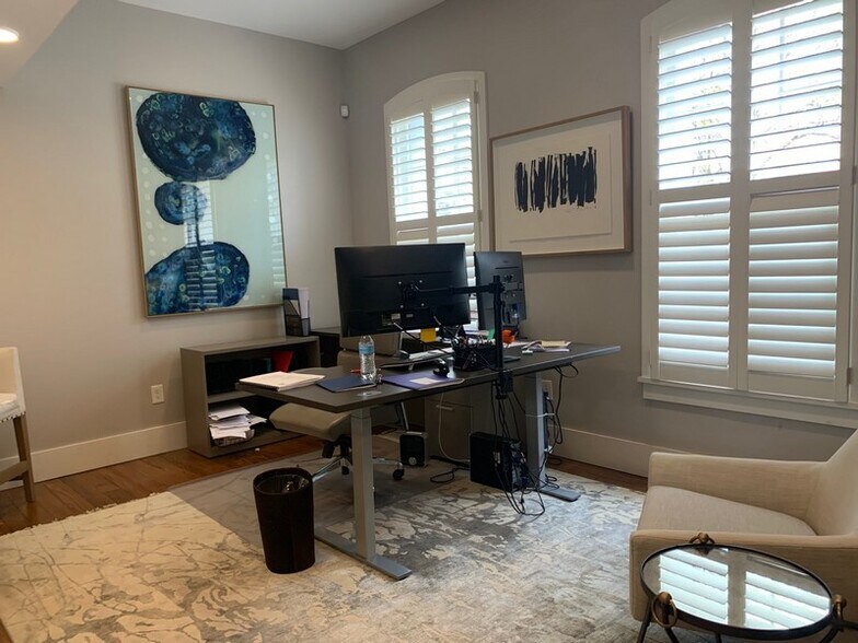 More Photos Of 570 E York St, Savannah Office For Sale
