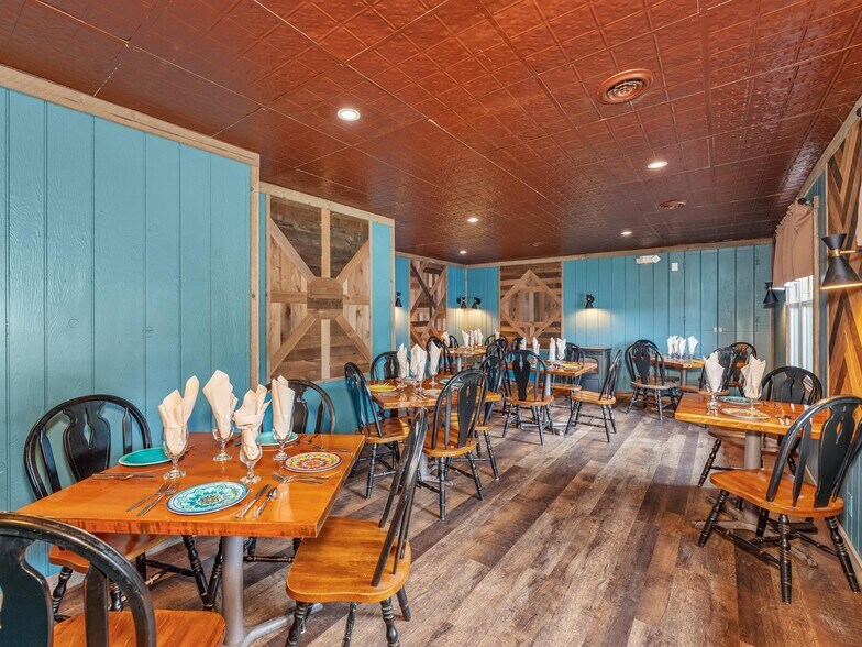 More Photos Of 1419 Highway 47, Woodruff Restaurant For Sale
