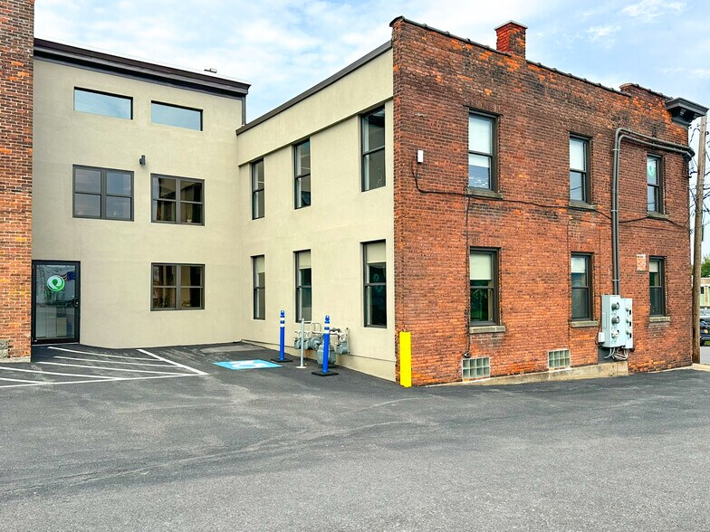 More Photos Of 412 Main St, Utica Warehouse For Lease