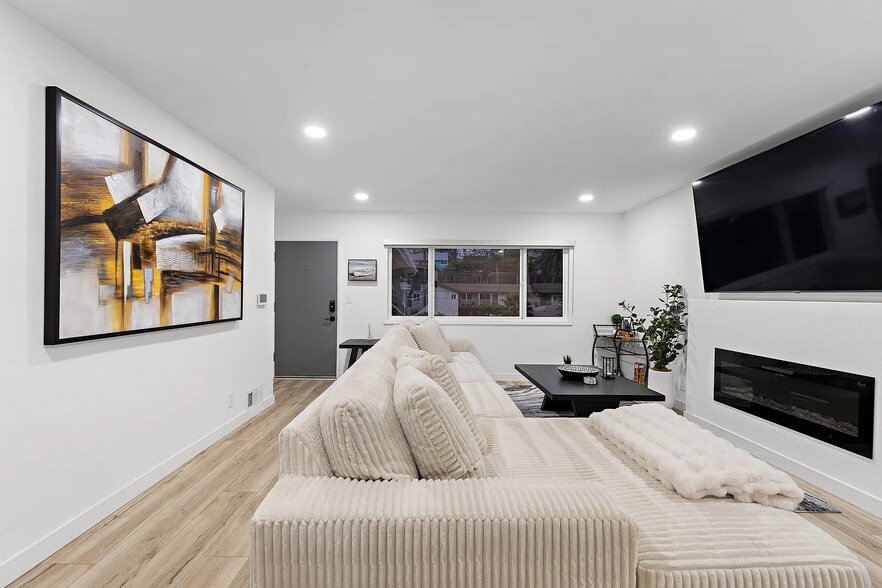 More Photos Of 8222 Pershing Dr, Playa Del Rey Multifamily For Sale