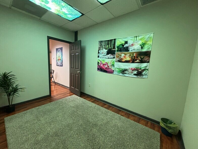 More Photos Of 1750 W Broadway, Oviedo Office For Lease
