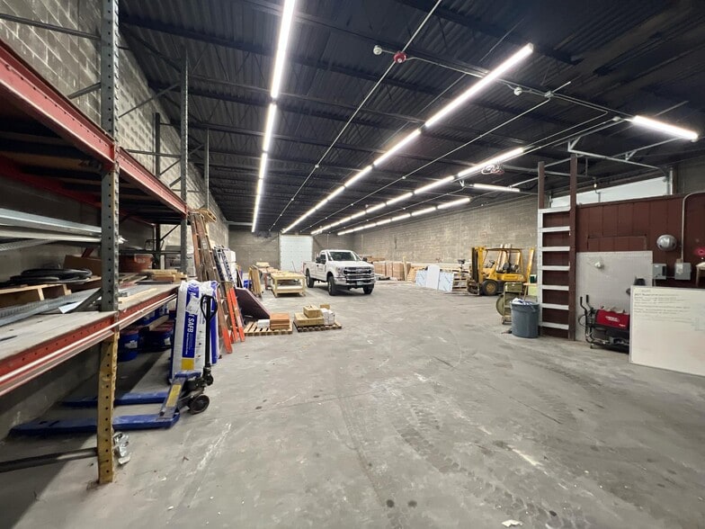 More Photos Of 159 Temple St, Nashua Warehouse For Lease