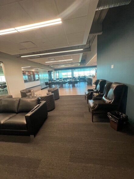 More Photos Of 12200 N Ambassador Dr, Kansas City Medical For Lease