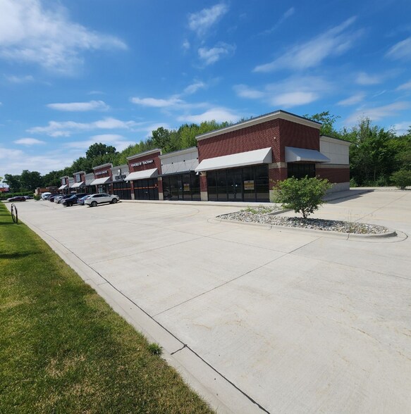 More Photos Of 23357 Hall Rd, Macomb General Retail For Sale