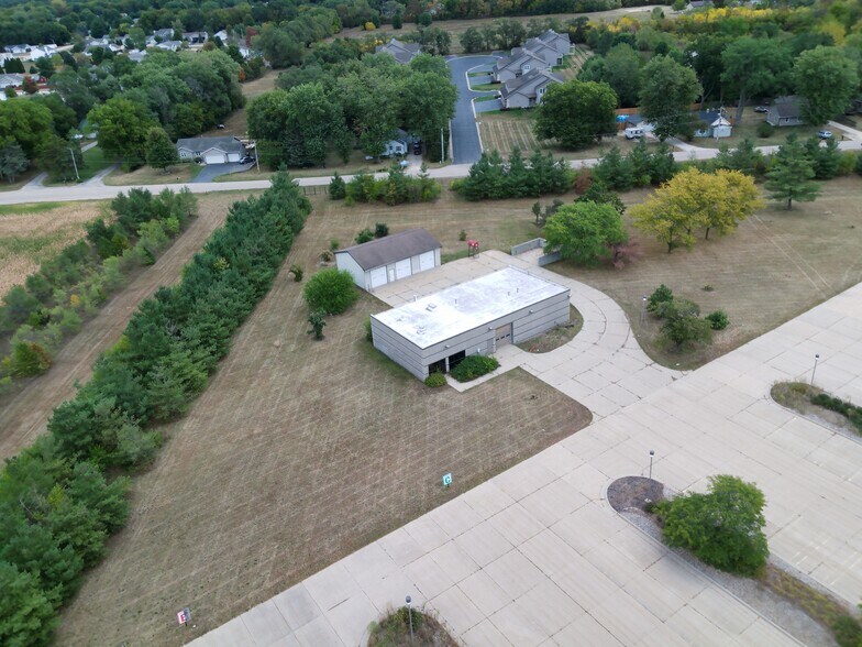 More Photos Of 801 W Rockton Rd, Rockton Research And Development For Sale