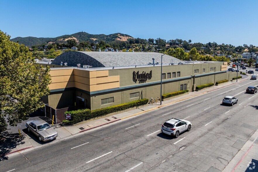 More Photos Of 515 3rd St, San Rafael Supermarket For Sale