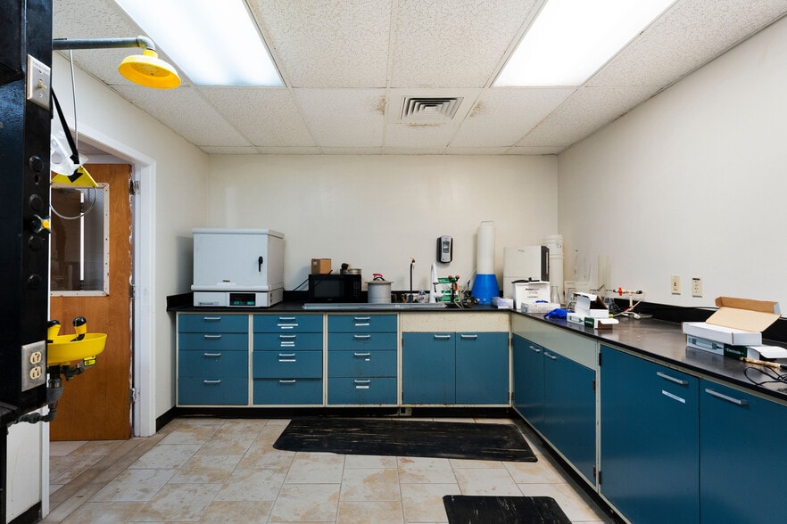 More Photos Of 112 Old Mill Rd, Cartersville Research And Development For Sale