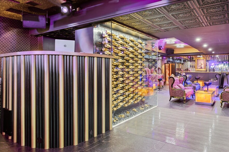 More Photos Of 2154 Bridge St, Philadelphia General Retail For Sale