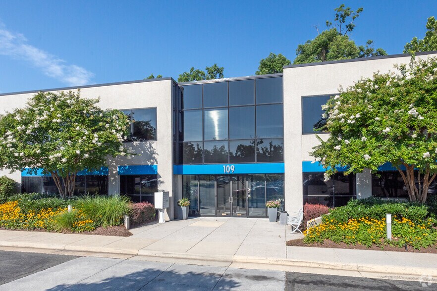 More Photos Of 109 Carpenter Dr, Sterling Office For Lease