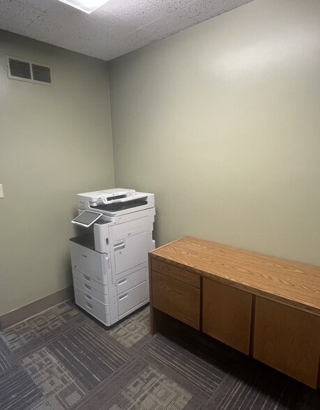 More Photos Of 936 Church Ave, Saint Charles Office For Sale