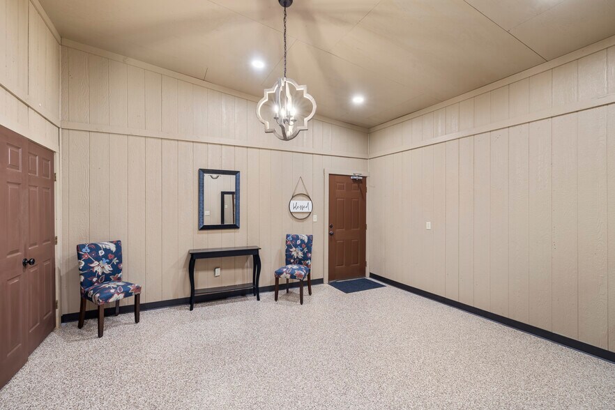 More Photos Of 15185 TX-21, Douglass Department Store For Sale