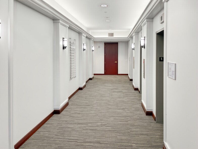 More Photos Of 300 Ottawa Ave NW, Grand Rapids Coworking Space