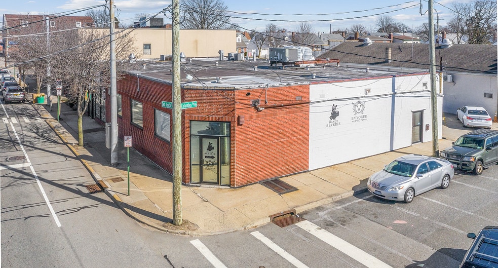 More Photos Of 75-79 E Jericho Tpke, Mineola Storefront Retail Office For Lease