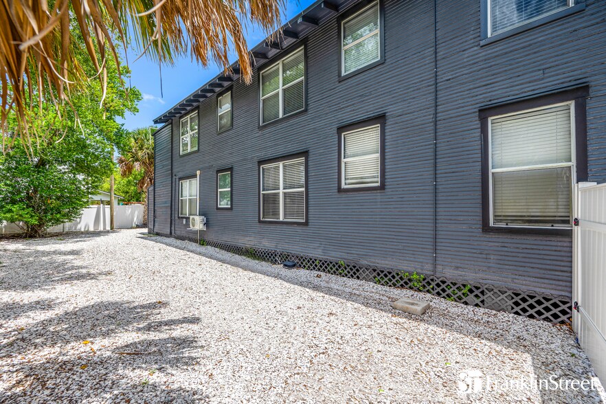 More Photos Of 209 W Gladys St, Tampa Multifamily For Sale