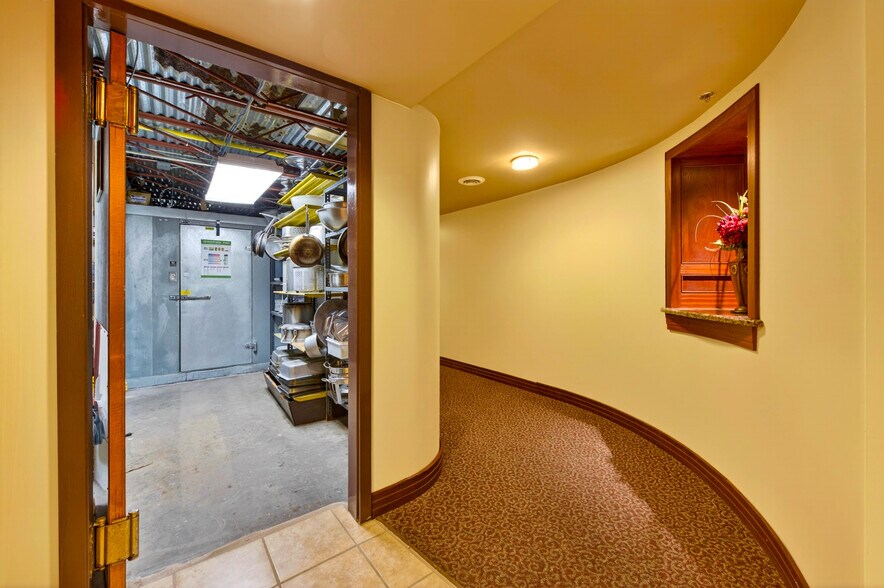More Photos Of 122 Cayuga St, Fulton Restaurant For Sale