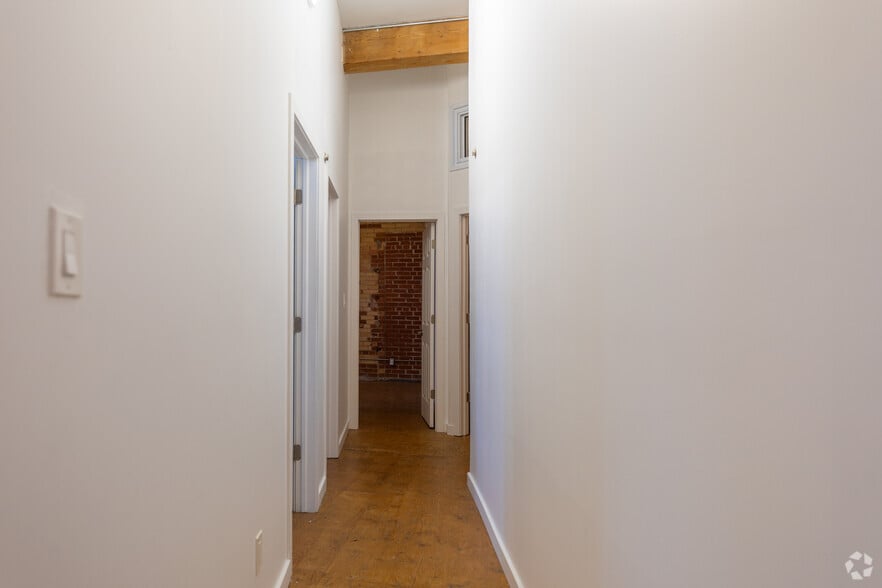 More Photos Of 2480 Dundas St W, Toronto Apartments For Sale