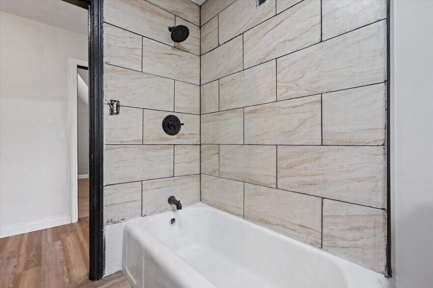 More Photos Of 1322 W Concordia Ave, Milwaukee Multifamily For Sale