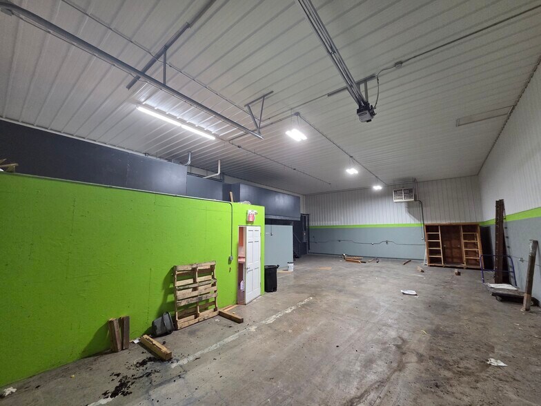 More Photos Of 21757 S Center Ave, New Lenox Warehouse For Lease
