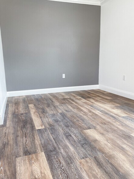 More Photos Of 1005 N Church Ave, Mulberry Medical For Lease