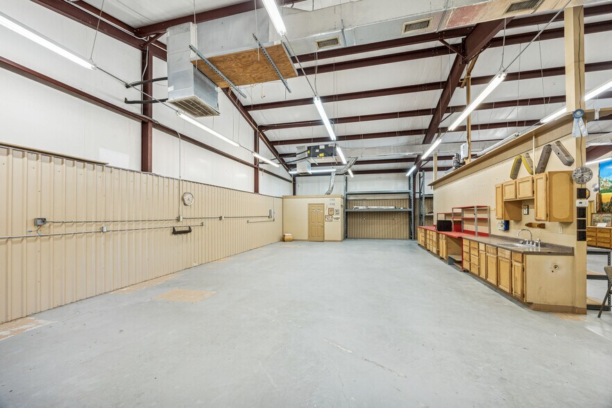 More Photos Of 16372 Highway 6, Navasota Specialty For Sale