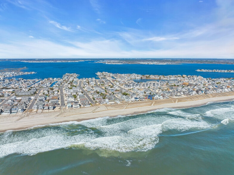 More Photos Of 551 NJ Ave, Mantoloking Freestanding For Sale