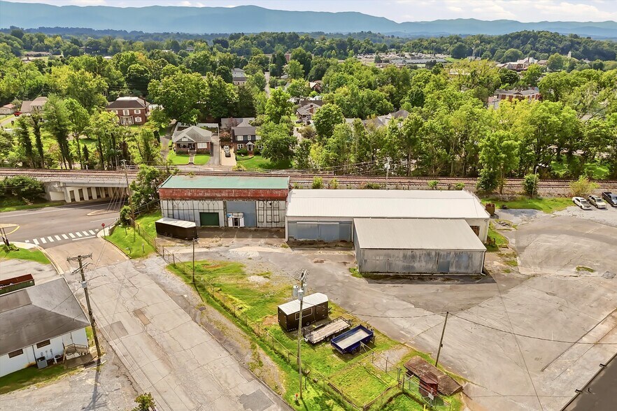 More Photos Of 406 N Irish St, Greeneville Industrial For Sale