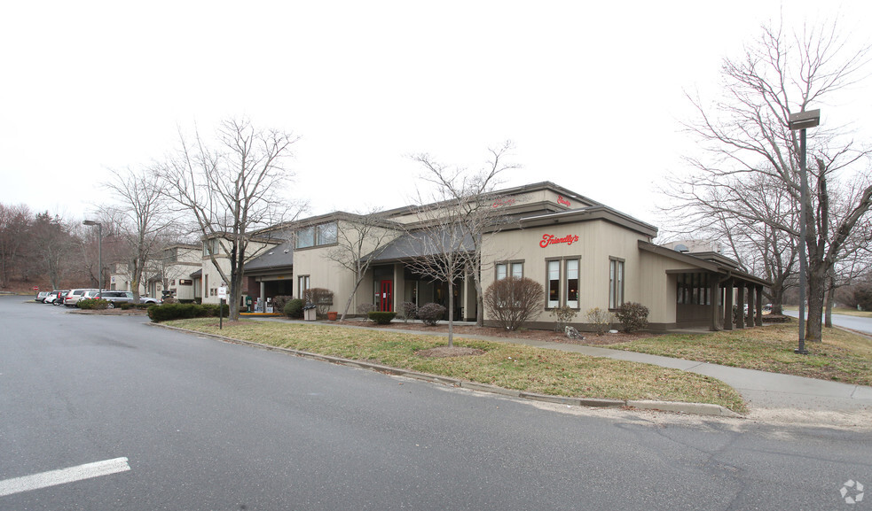 Primary Photo Of 519 Heritage Rd, Southbury Restaurant For Lease