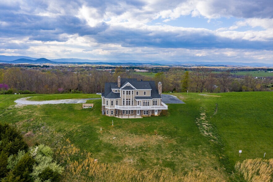 More Photos Of 243 Barrenridge rd, Staunton Specialty For Sale