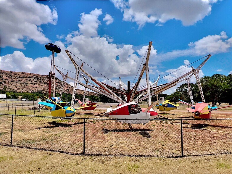 More Photos Of 14683 OK-44A, Lone Wolf Amusement Park For Sale