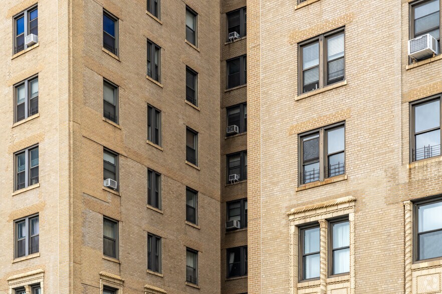 More Photos Of 135 Eastern Pkwy, Brooklyn Apartments For Lease